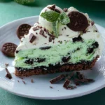 Minz-Schokoladen-Keks-Eistorte: Ein erfrischendes Dessert für jeden Anlass